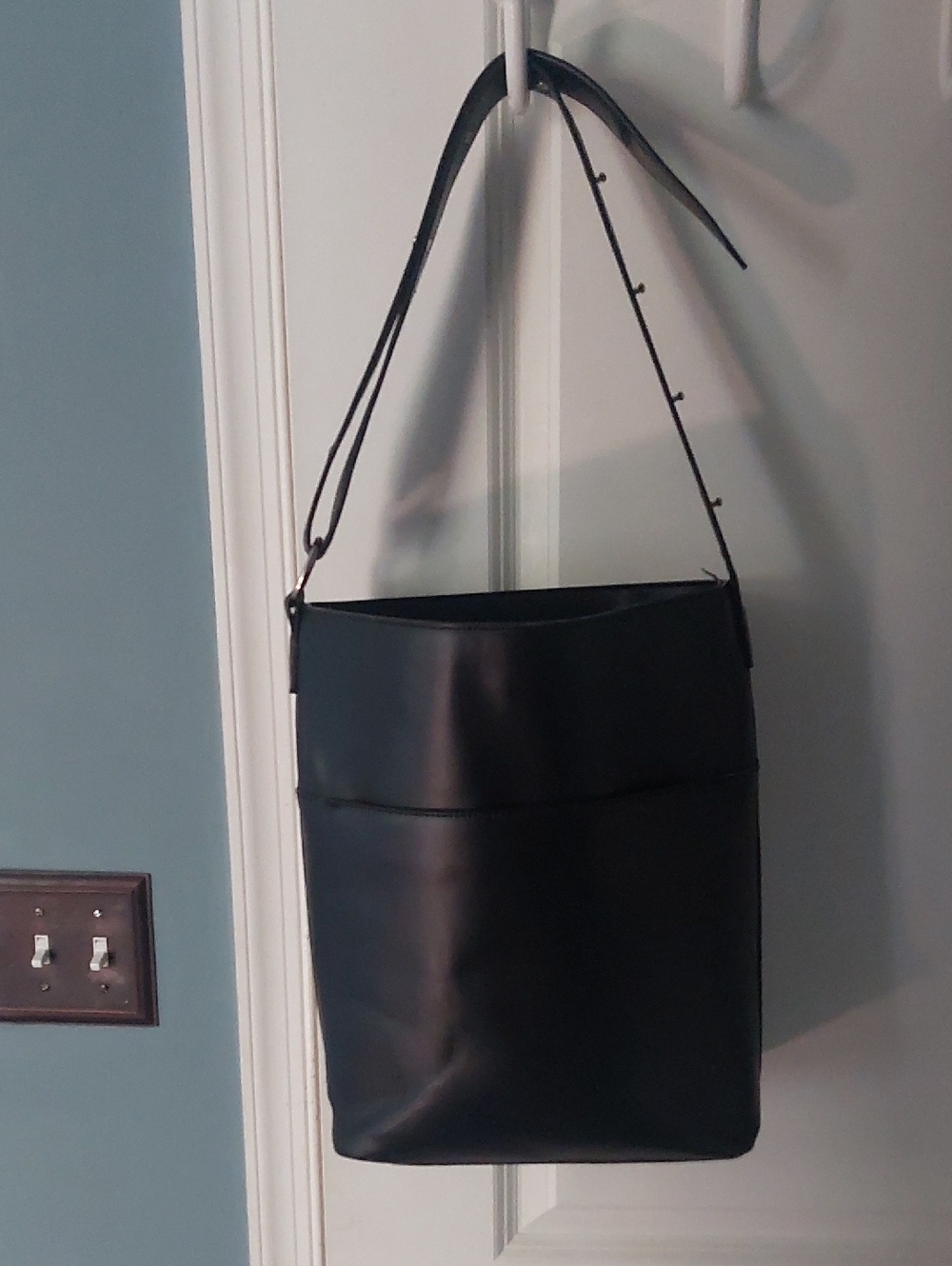 Urban Outfitters Black Smooth Leather Shoulder Bucket Bag